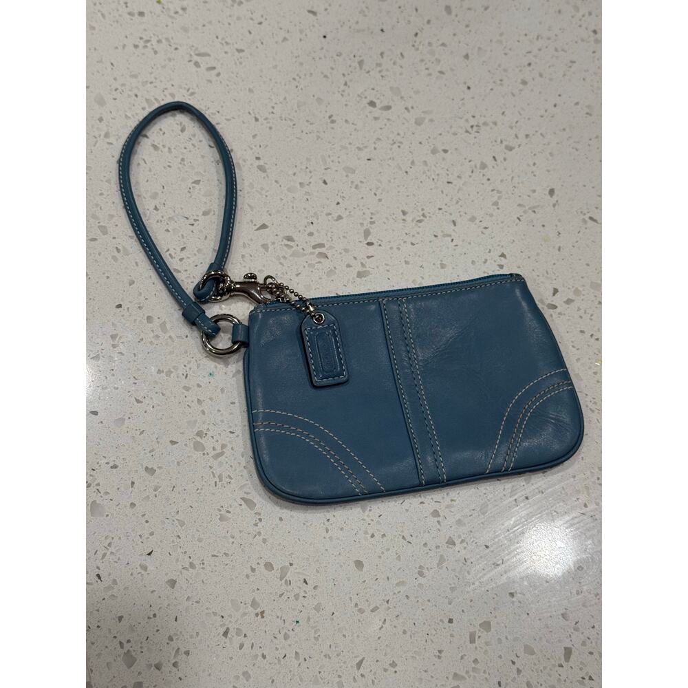 Coach‎ Vintage wristlet small purse excellent condition